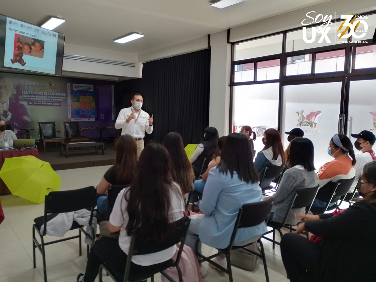 Alumnos de la Universidad de Xalapa conmemoran el Día Mundial de la