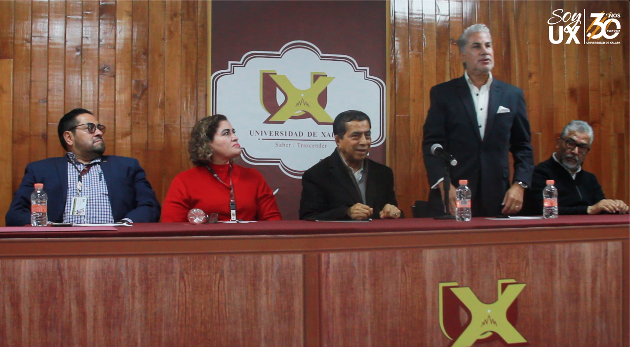 Se lleva a cabo la presentación del libro “La Ruta de Ricardo Monreal Presidente de la Reconciliación”, del exdiputado Alejandro Rojas Díaz Durán, en la Universidad de Xalapa