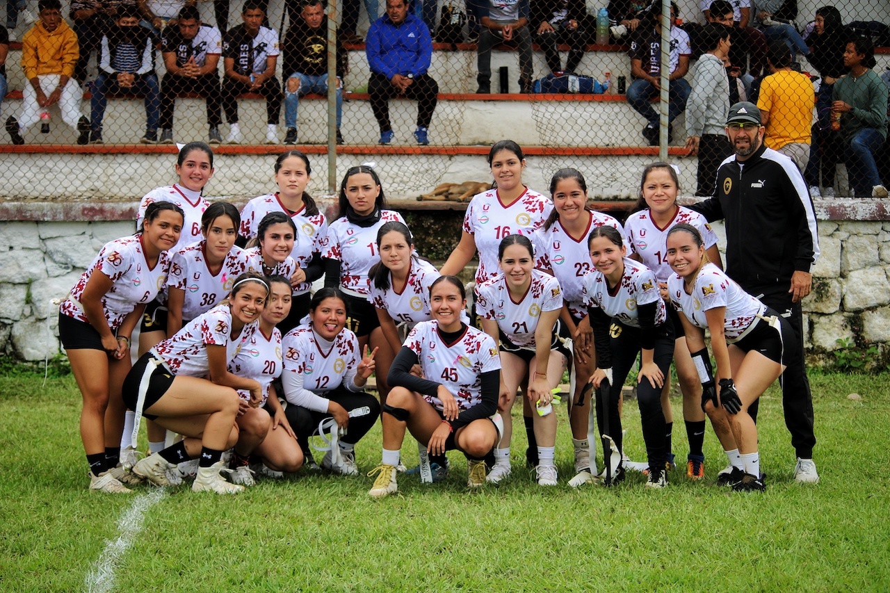Se lleva a cabo el primer partido del torneo CONADEIP 2022 del equipo femenil de tocho bandera de la Universidad de Xalapa