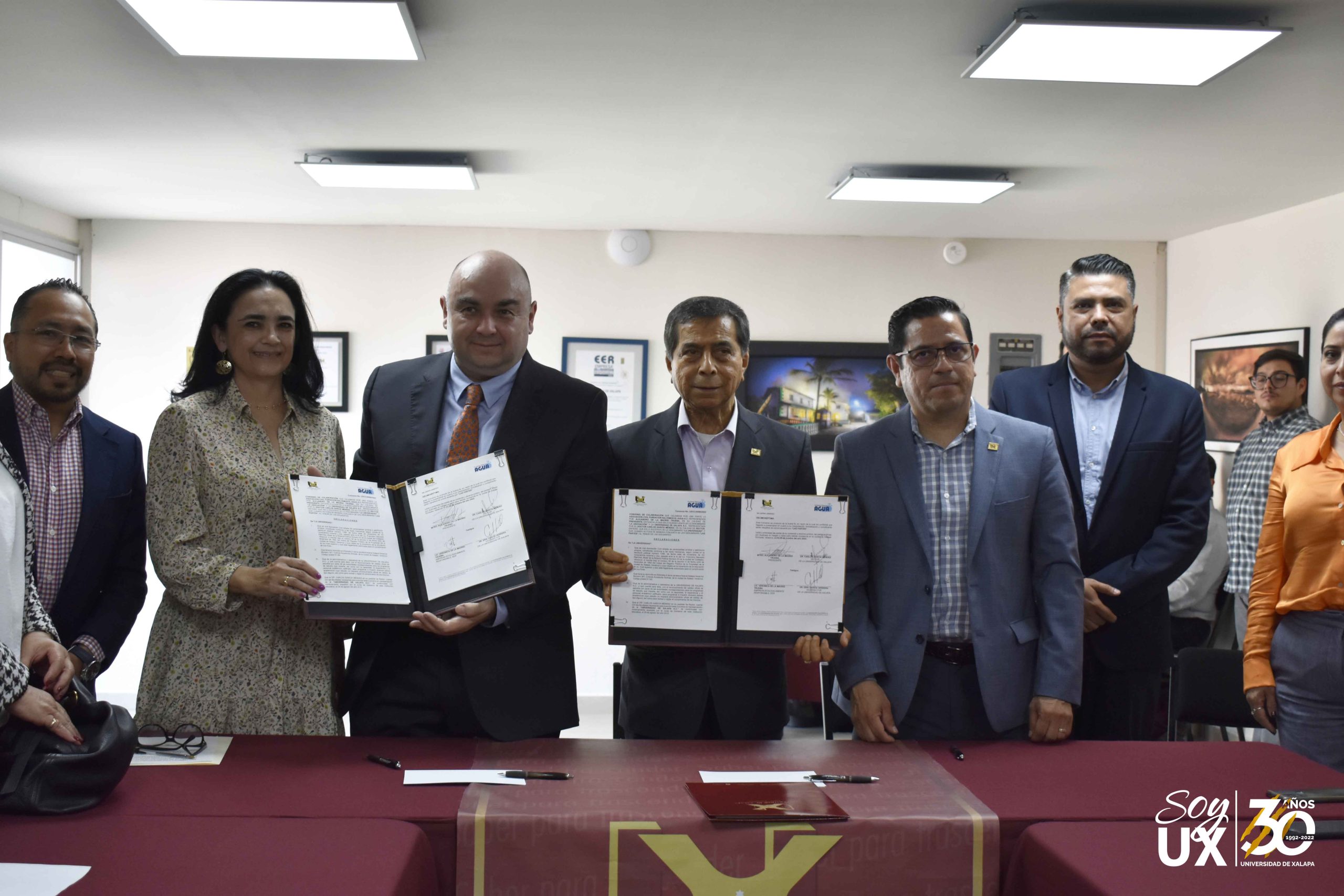 La Universidad de Xalapa une fuerzas con la fundación “Salvemos el agua” en firma de convenio