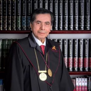 Rector Dr. Carlos García Méndez