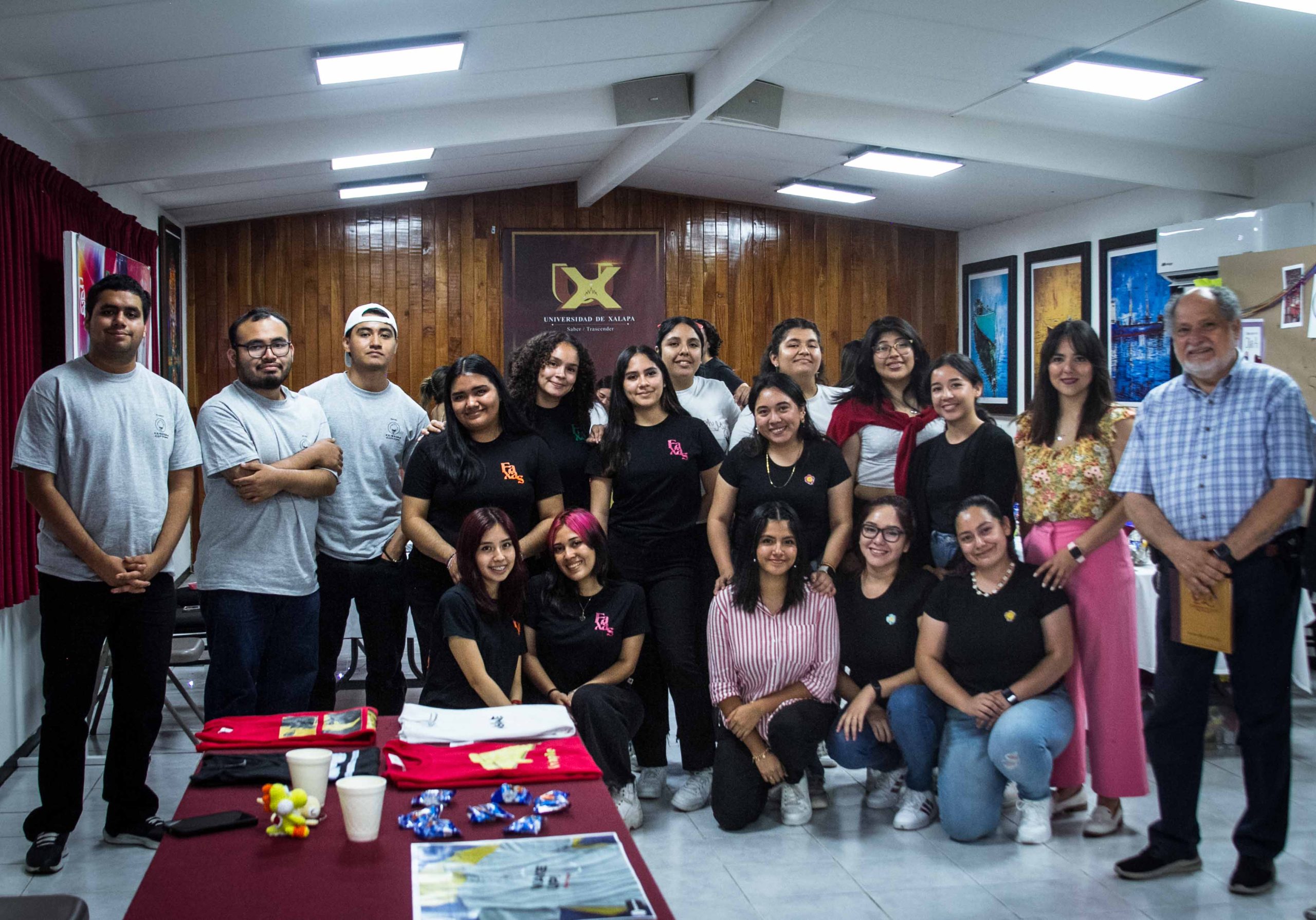 Genial exposición de emprendimientos en el Diseño Gráfico en la Universidad de Xalapa