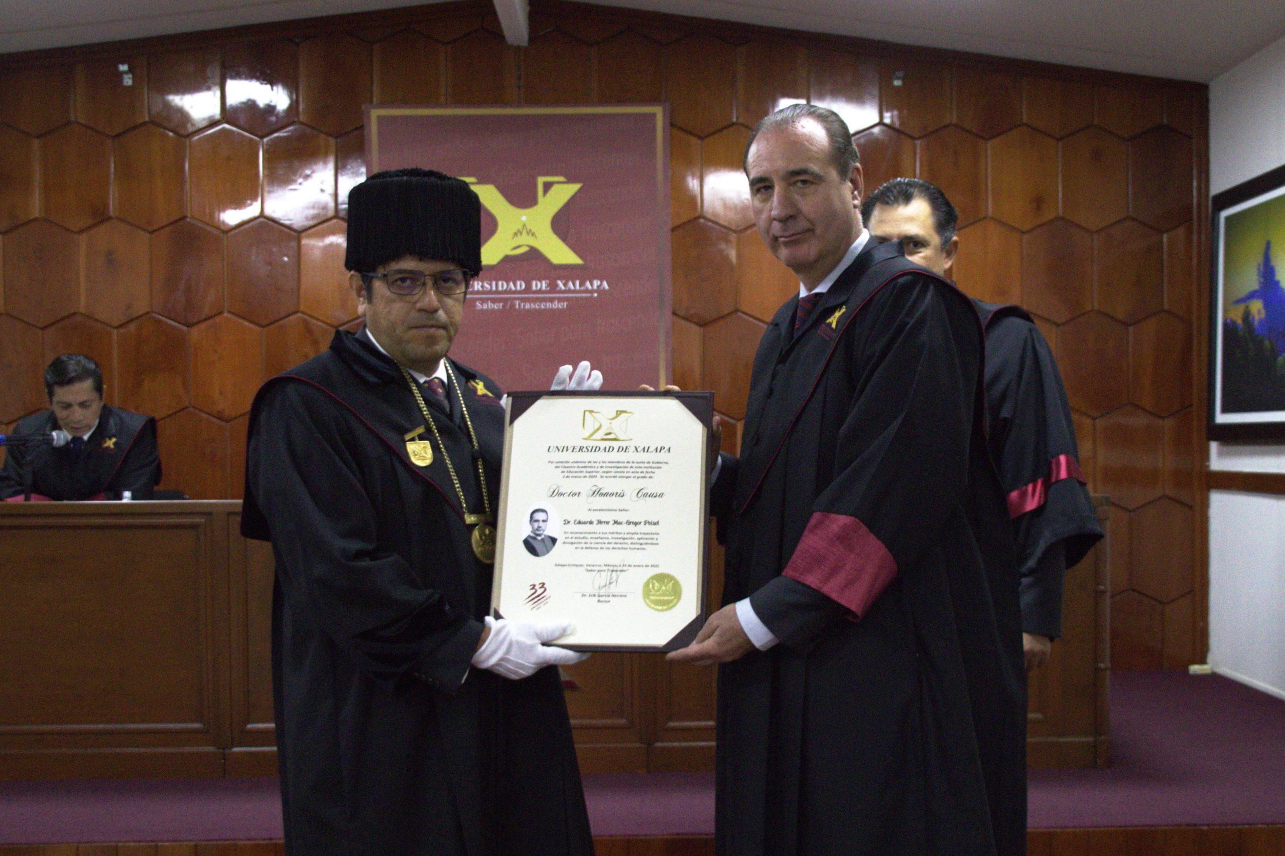 La Universidad de Xalapa otorga Honoris Causa al Dr. Eduardo Ferrer Mac-Gregor Poisot