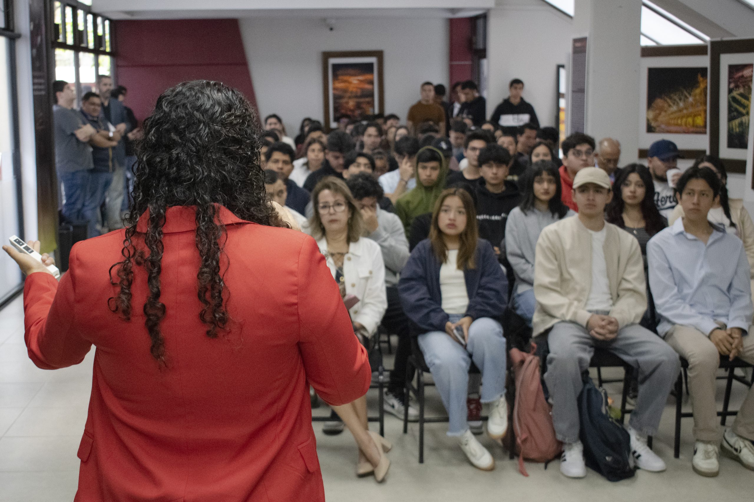 Universidad de Xalapa fortalece el conocimiento fiscal