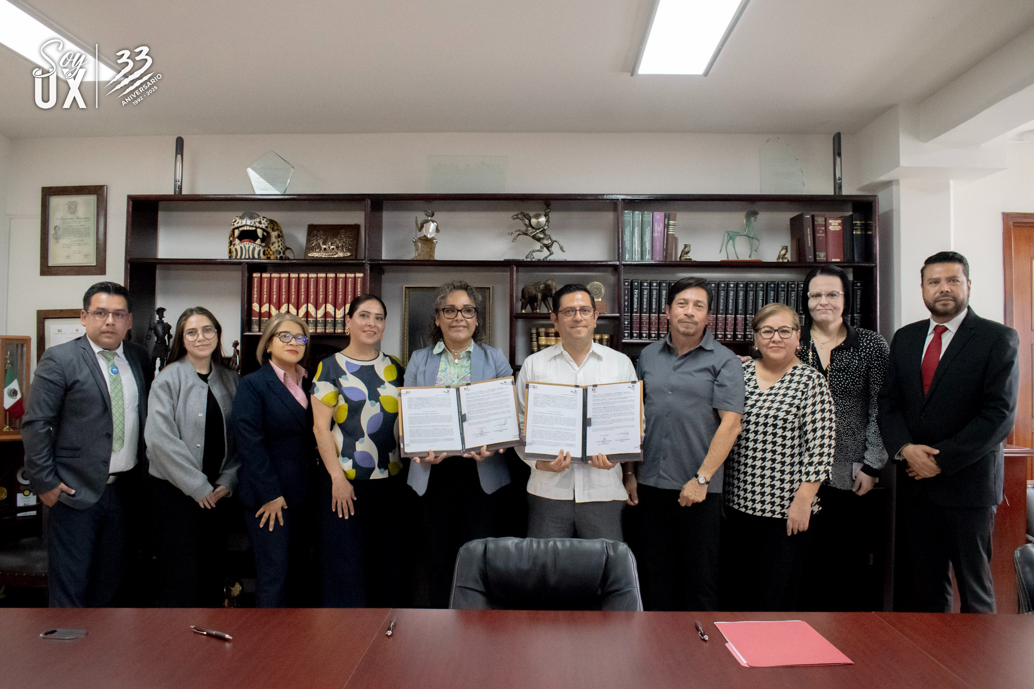 UX y Colegio Atenea firman convenio por la educación