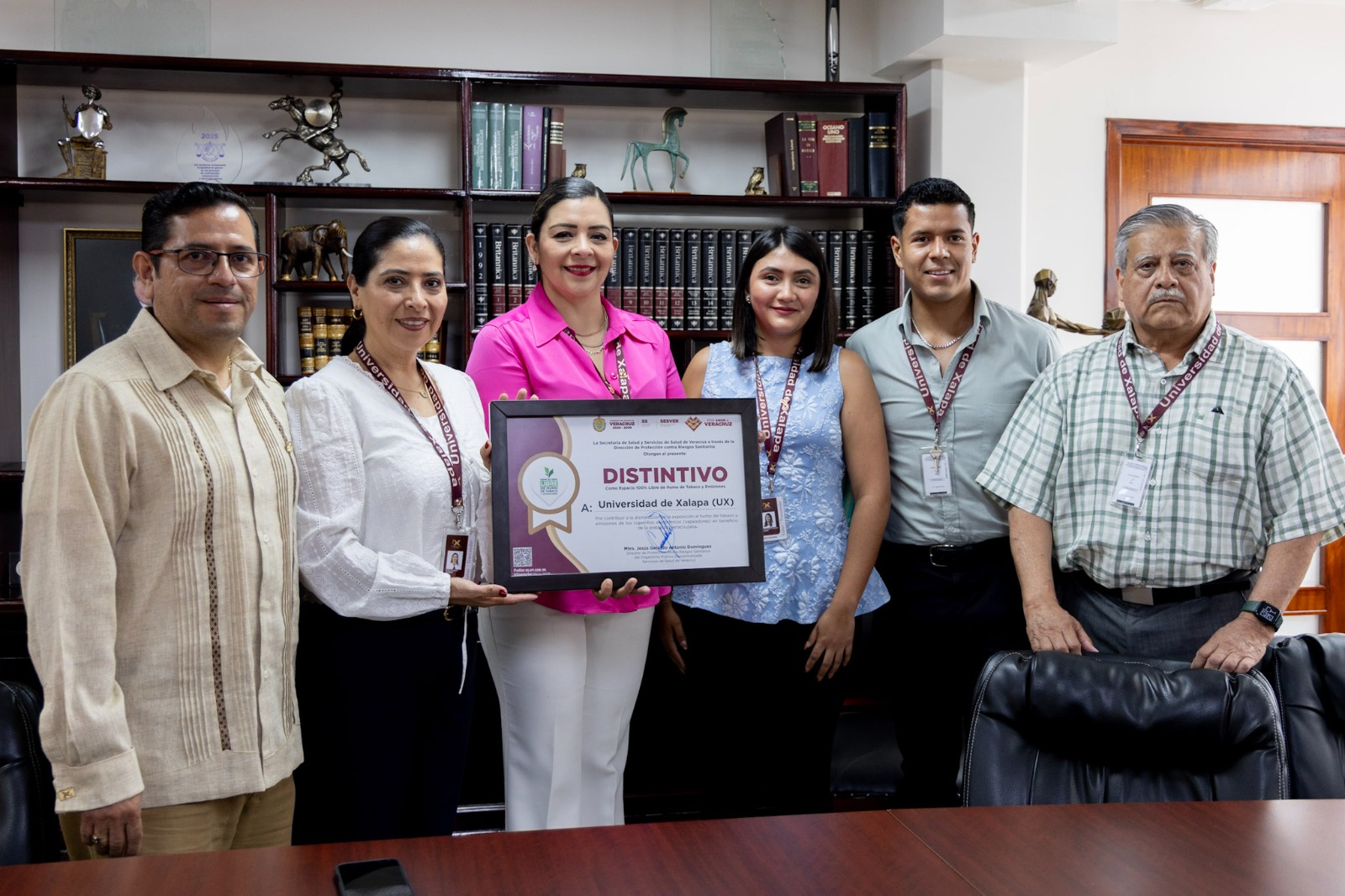 Universidad de Xalapa renueva el distintivo Espacio 100% Libre de Humo de Tabaco y Emisiones