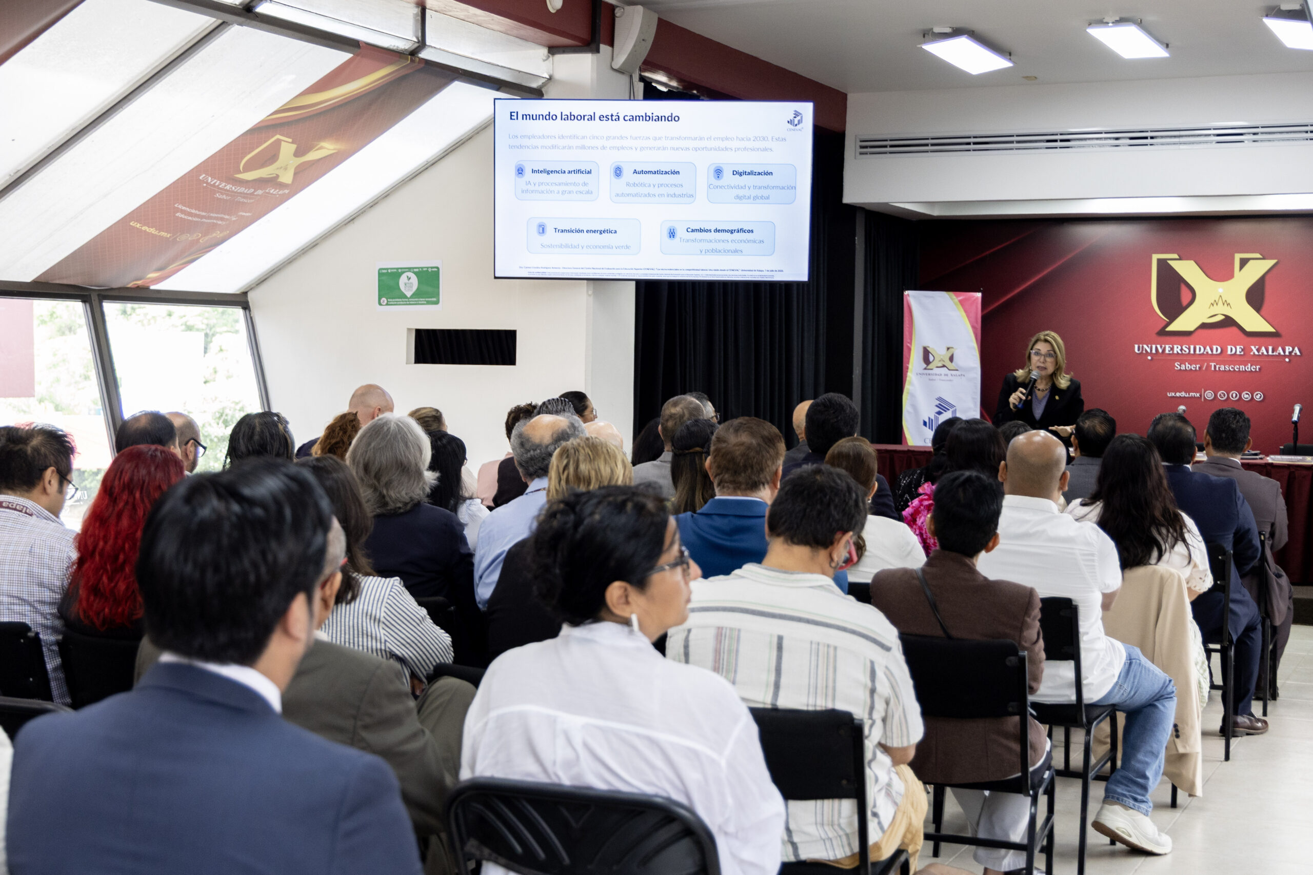 Universidad de Xalapa y Ceneval unen esfuerzos para fortalecer el liderazgo y la innovación en la educación superior